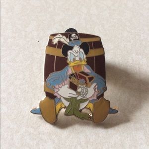 Donald Duck Pirate Trading Pin